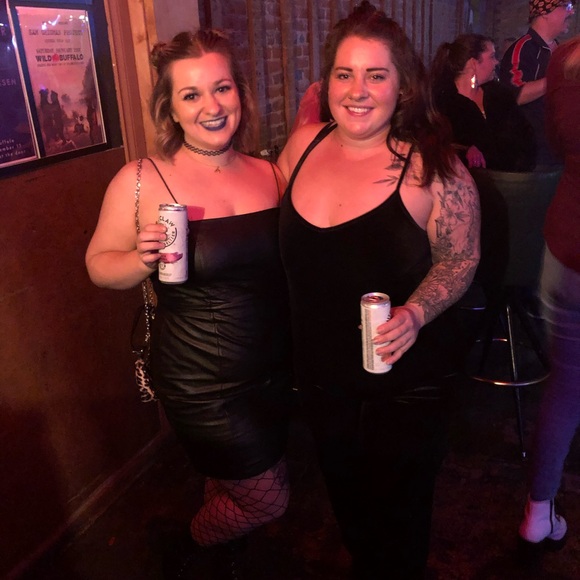 🚨🚨 Katie Grace is Live 🖤🤘🏼🌲🏔️🥾🌙 - Picture 5 of 13